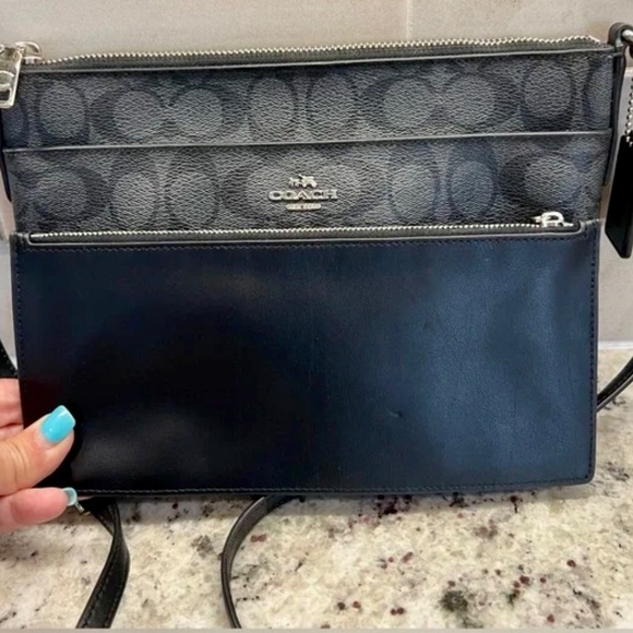 Coach 🎁Signature Coated Canvas Black Crossbody Bag Removable Leather Pouch - Picture 4 of 13